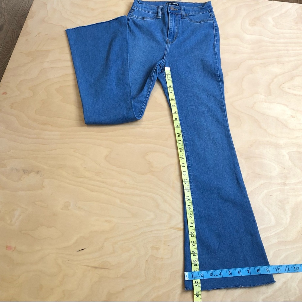 Fashion Nova High Rise Flare Down Jean Juniors Size 3. - Picture 8 of 8